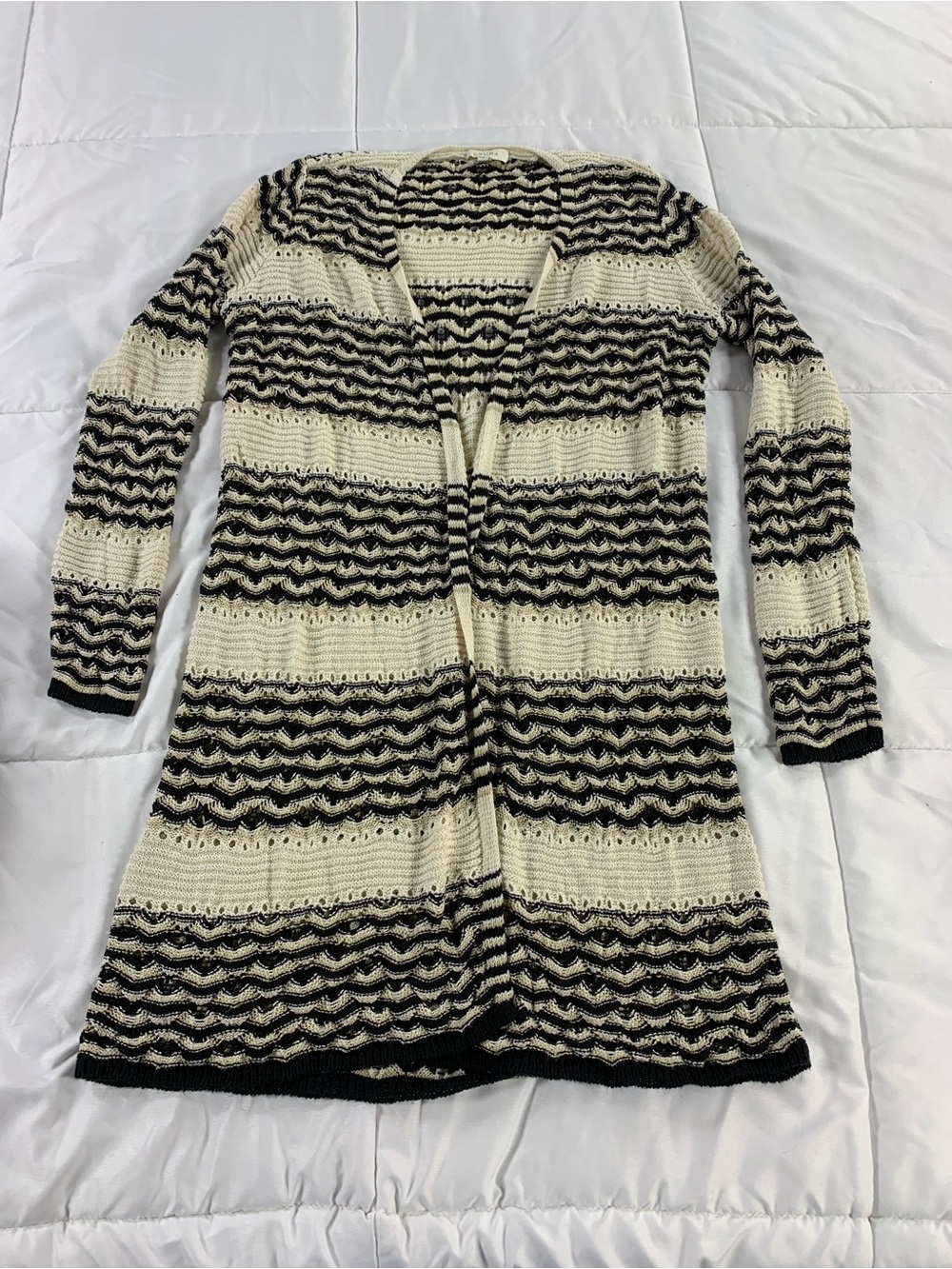 Pre loved LAURA cardigan womens size S